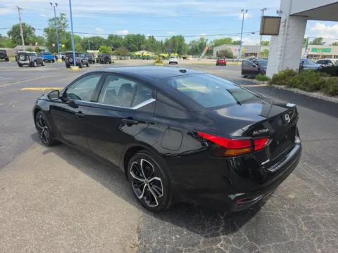 More photos of 2023 Nissan Altima 2.5 SR at RightDrive Muncie, IN