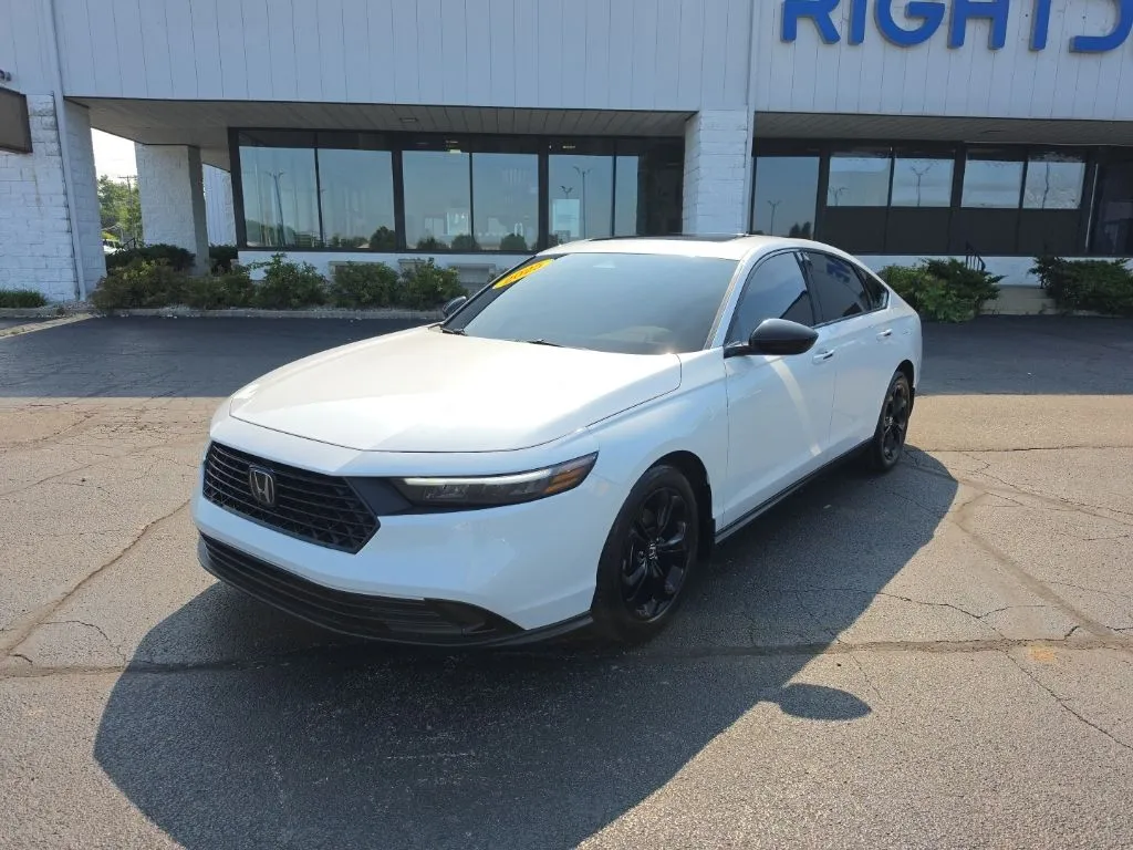 White 2025 Honda Accord SE for sale in Muncie, IN