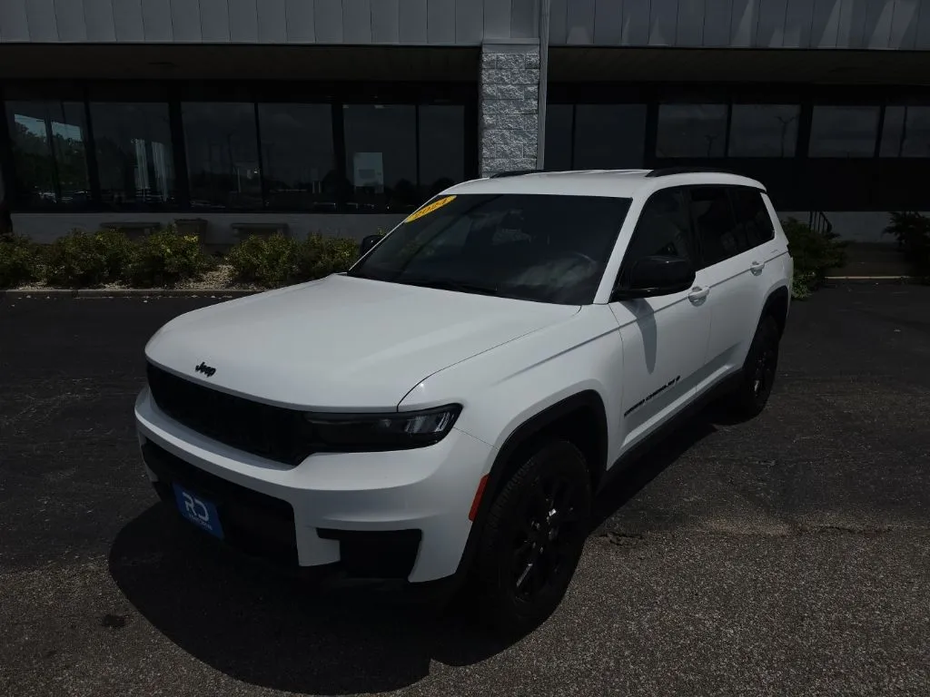 White 2024 Jeep Grand Cherokee L Altitude for sale in Muncie, IN