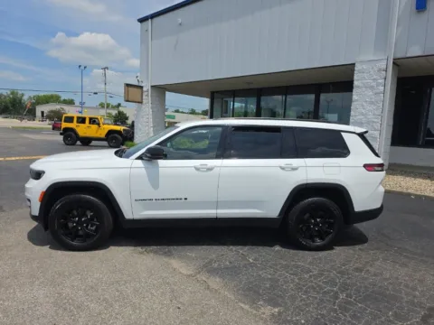 More photos of 2024 Jeep Grand Cherokee L Altitude at RightDrive Muncie, IN