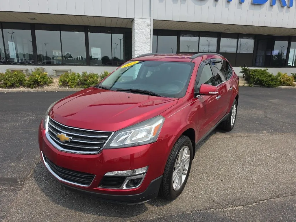 Red 2014 Chevrolet Traverse LT for sale in Muncie, IN