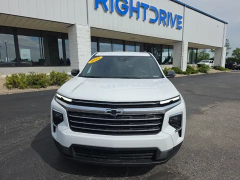 Photos of 2025 Chevrolet Traverse LT for sale in Muncie, IN at RightDrive Muncie