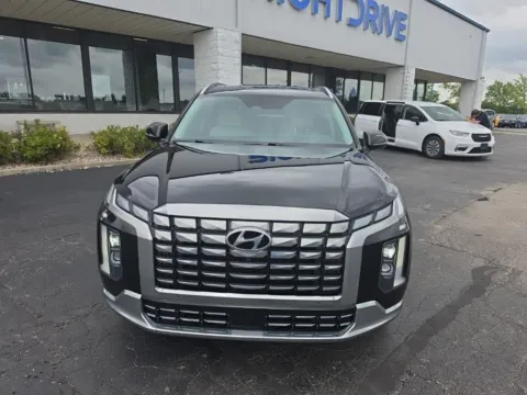 Photos of 2023 Hyundai Palisade Calligraphy for sale in Muncie, IN at RightDrive Muncie