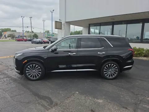 More photos of 2023 Hyundai Palisade Calligraphy at RightDrive Muncie, IN
