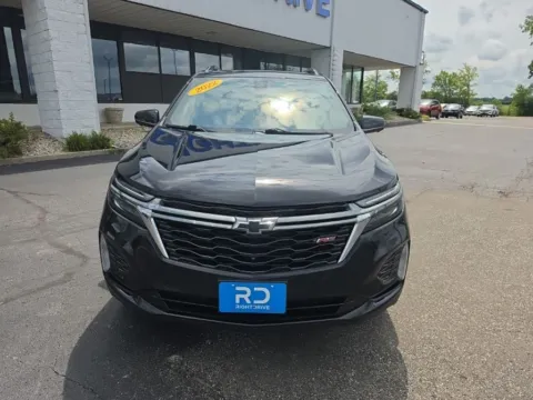 Photos of 2022 Chevrolet Equinox RS for sale in Muncie, IN at RightDrive Muncie
