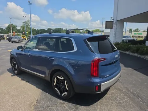 More photos of 2024 Kia Telluride S at RightDrive Muncie, IN