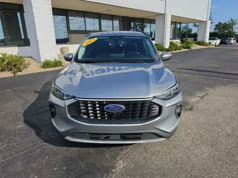 Photos of 2024 Ford Escape Platinum for sale in Muncie, IN at RightDrive Muncie