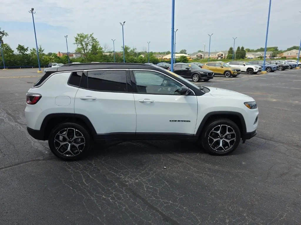 2025 Jeep Compass Limited - Photo 8