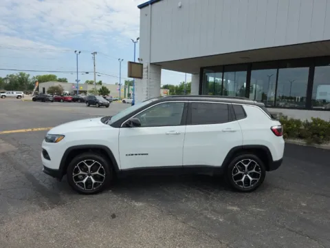 More photos of 2025 Jeep Compass Limited at RightDrive Muncie, IN