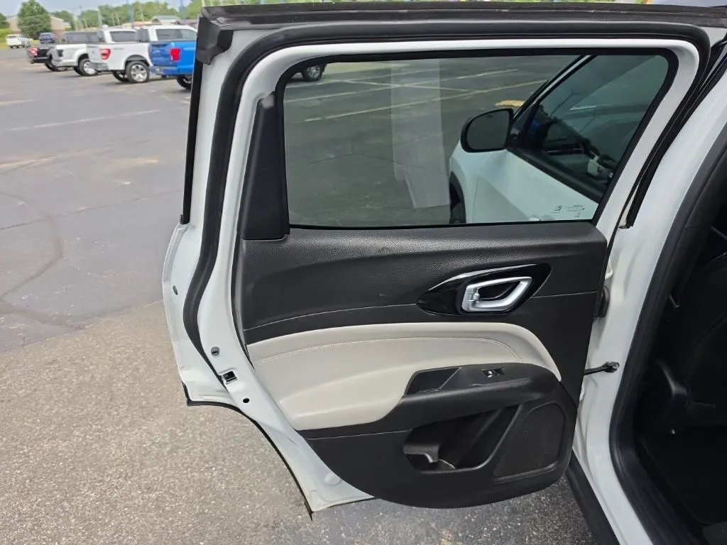 2025 Jeep Compass Limited - Photo 13