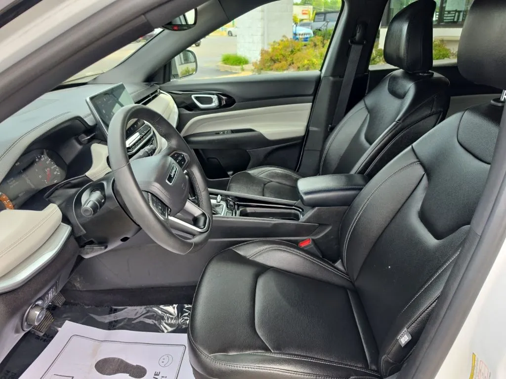 2025 Jeep Compass Limited - Photo 18