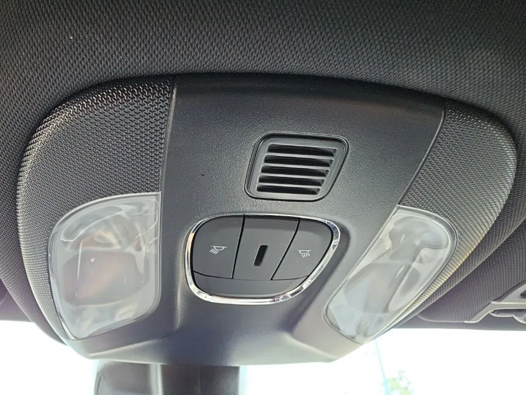 2025 Jeep Compass Limited - Photo 28