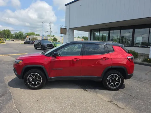 More photos of 2025 Jeep Compass Trailhawk at RightDrive Muncie, IN