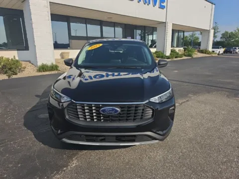 Photos of 2023 Ford Escape Active for sale in Muncie, IN at RightDrive Muncie