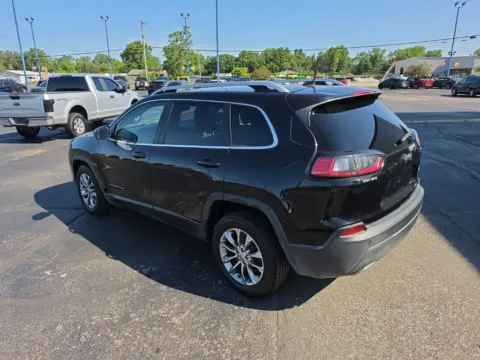More photos of 2021 Jeep Cherokee Latitude Lux at RightDrive Muncie, IN