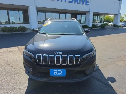 Photos of 2021 Jeep Cherokee Latitude Lux for sale in Muncie, IN at RightDrive Muncie