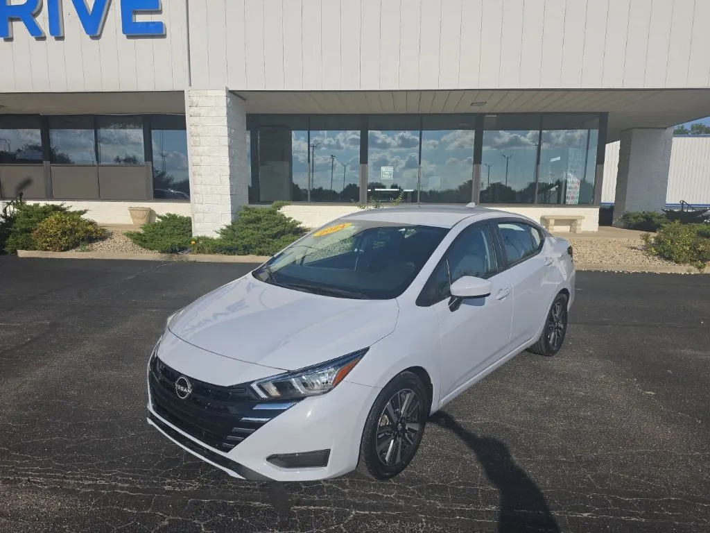 2024 Nissan Versa 1.6 SV