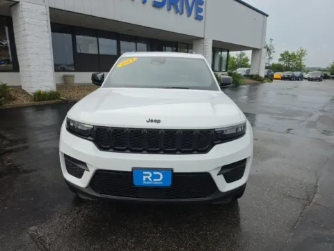 Photos of 2024 Jeep Grand Cherokee Altitude for sale in Muncie, IN at RightDrive Muncie
