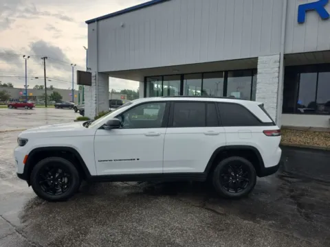 More photos of 2024 Jeep Grand Cherokee Altitude at RightDrive Muncie, IN