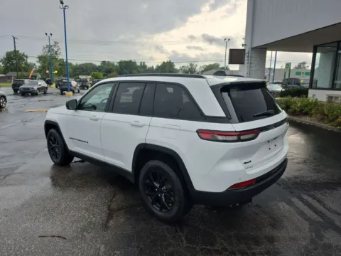 More photos of 2024 Jeep Grand Cherokee Altitude at RightDrive Muncie, IN