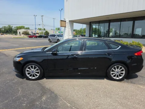 More photos of 2017 Ford Fusion SE at RightDrive Muncie, IN