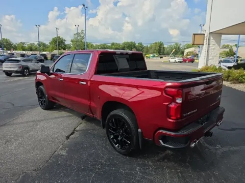 More photos of 2021 Chevrolet Silverado 1500 High Country at RightDrive Muncie, IN
