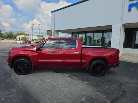 More photos of 2021 Chevrolet Silverado 1500 High Country at RightDrive Muncie, IN
