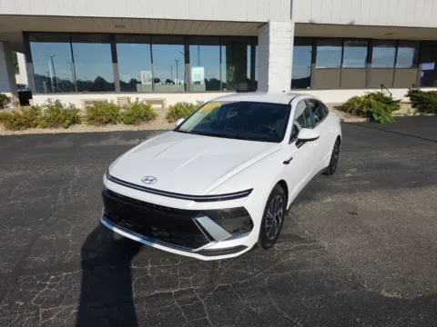 White 2026 Hyundai Sonata Hybrid Blue for sale in Muncie, IN