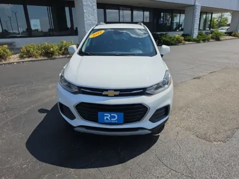 Photos of 2022 Chevrolet Trax LT for sale in Muncie, IN at RightDrive Muncie