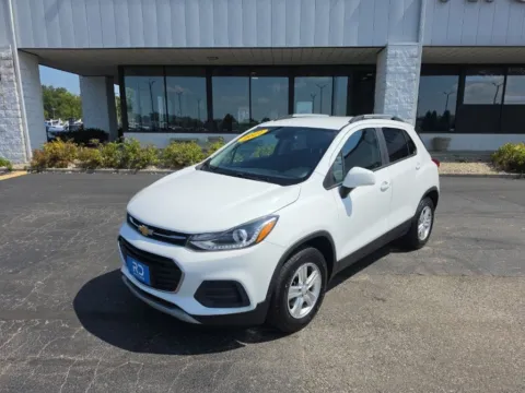 White 2022 Chevrolet Trax LT for sale in Muncie, IN