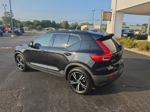 More photos of 2022 Volvo XC40 R-Design at RightDrive Muncie, IN