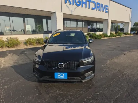 Photos of 2022 Volvo XC40 R-Design for sale in Muncie, IN at RightDrive Muncie