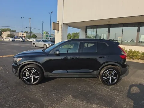 More photos of 2022 Volvo XC40 R-Design at RightDrive Muncie, IN