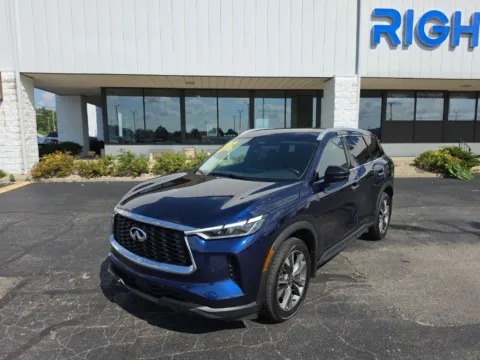 Black 2025 INFINITI QX60 LUXE for sale in Muncie, IN