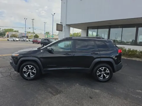 More photos of 2015 Jeep Cherokee Trailhawk at RightDrive Muncie, IN