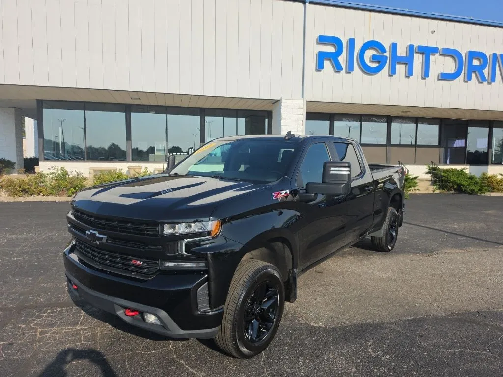 Black 2022 Chevrolet Silverado 1500 LTD LT Trail Boss for sale in Muncie, IN