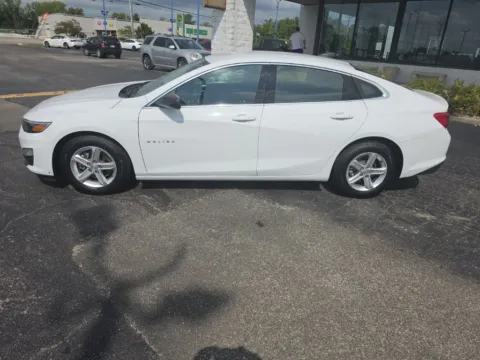 More photos of 2023 Chevrolet Malibu LS at RightDrive Muncie, IN