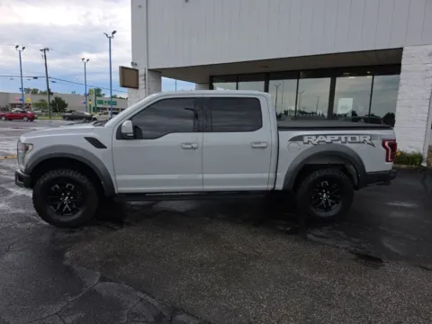 More photos of 2017 Ford F-150 Raptor at RightDrive Muncie, IN