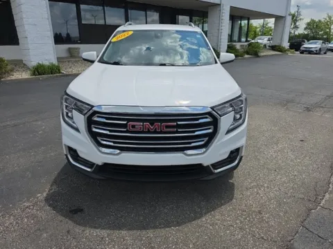 Photos of 2022 GMC Terrain SLT for sale in Muncie, IN at RightDrive Muncie
