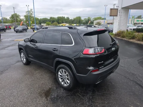 More photos of 2022 Jeep Cherokee Latitude Lux at RightDrive Muncie, IN