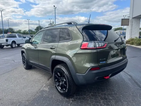 More photos of 2021 Jeep Cherokee Trailhawk at RightDrive Muncie, IN