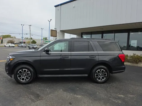 More photos of 2022 Ford Expedition XLT at RightDrive Muncie, IN