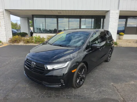 Black 2024 Honda Odyssey Sport for sale in Muncie, IN