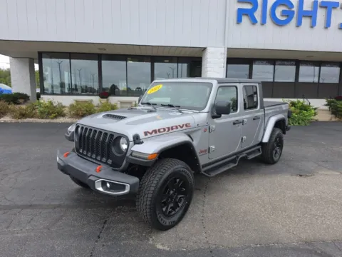 Silver 2021 Jeep Gladiator Mojave for sale in Muncie, IN