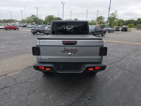More photos of 2021 Jeep Gladiator Mojave at RightDrive Muncie, IN