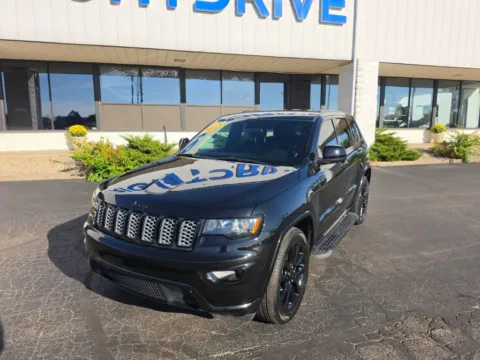 Black 2021 Jeep Grand Cherokee Laredo X for sale in Muncie, IN