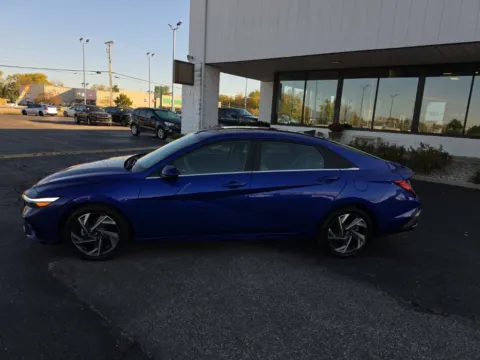 More photos of 2025 Hyundai Elantra SEL Convenience at RightDrive Muncie, IN