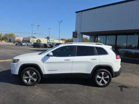 More photos of 2019 Jeep Cherokee Limited at RightDrive Muncie, IN