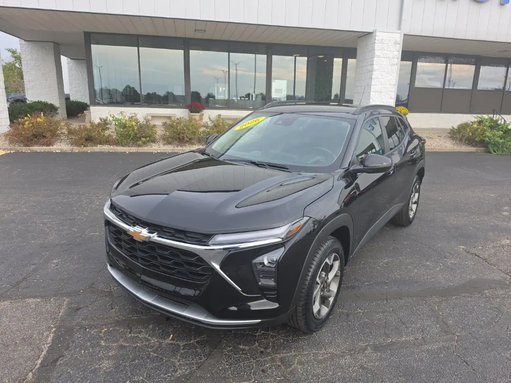 Black 2026 Chevrolet Trax LT for sale in Muncie, IN