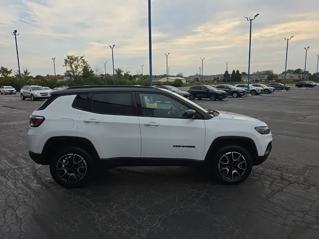 2025 Jeep Compass Trailhawk - Photo 8
